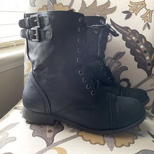 Combat boots